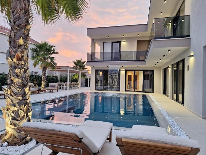 Luxury Villa My Wish With Pool Kaštel Stari Zewnętrze zdjęcie